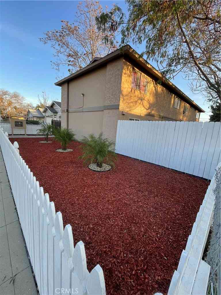 Multifamily For Sale - 223 Monterey<br/> Bakersfield, CA 93305