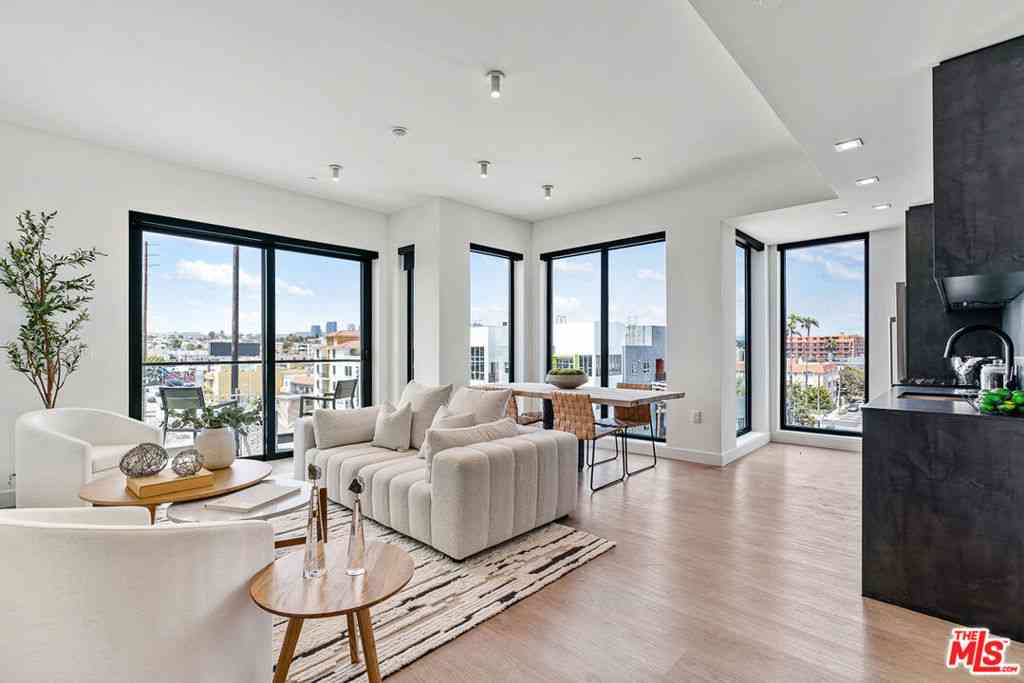 Condo For Rent - 10700 Tabor Street #526<br/> Los Angeles, CA 90034