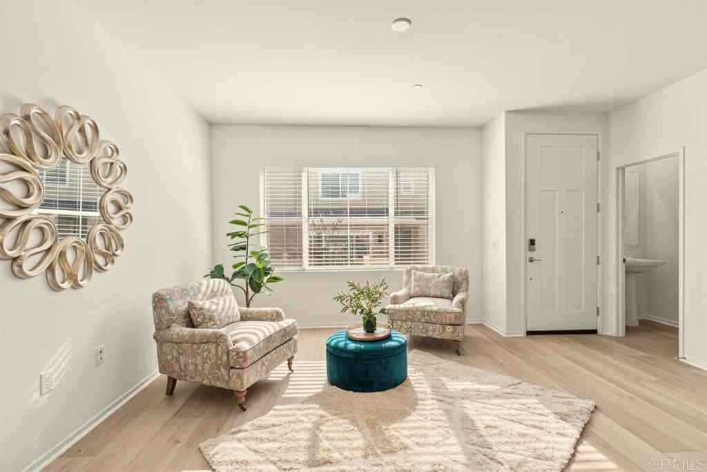 Townhouse For Sale - 355 Citrine Trail<br/> Fallbrook, CA 92028