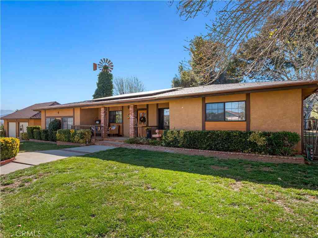 Homes For Sale - 33805 Crown Valley Road<br/> Acton, CA 93519