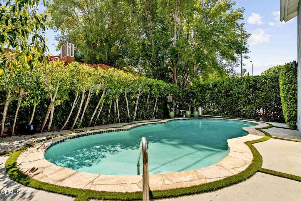 Homes For Rent - 4242 Van Nuys Boulevard<br/> Sherman Oaks, CA 91403