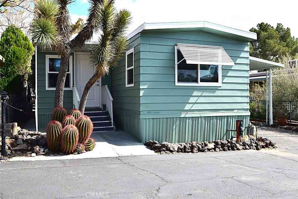 Mobile Home For Sale - 55524 Yucca Trail #25<br/> Yucca Valley, CA 92284