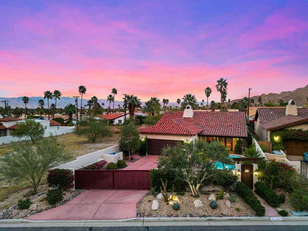 Homes For Sale - 52320 Avenida Montezuma<br/> La Quinta, CA 92253