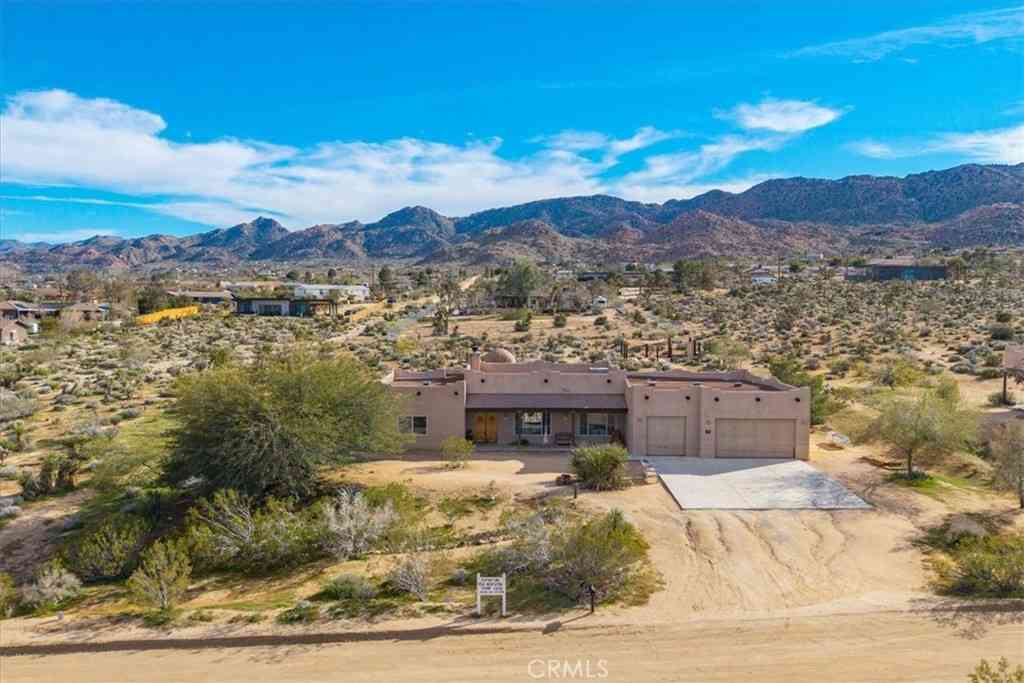 Homes For Sale - 61481 Latham Trail<br/> Joshua Tree, CA 92252