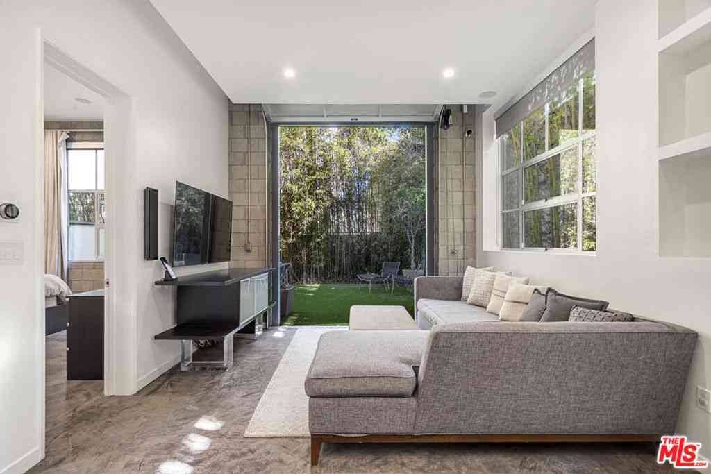 Condo For Rent - 710 N Orlando Avenue #104<br/> West Hollywood, CA 90069
