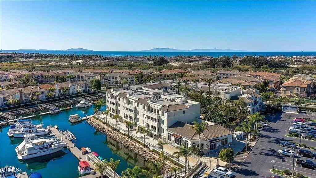Condo For Rent - 4346 Tradewinds Drive<br/> Oxnard, CA 93035