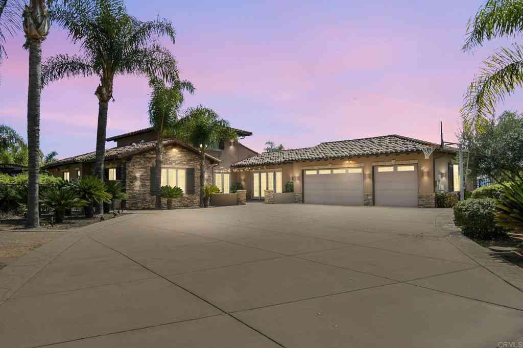 Homes For Sale - 164 Dawn View Way<br/> El Cajon, CA 92021