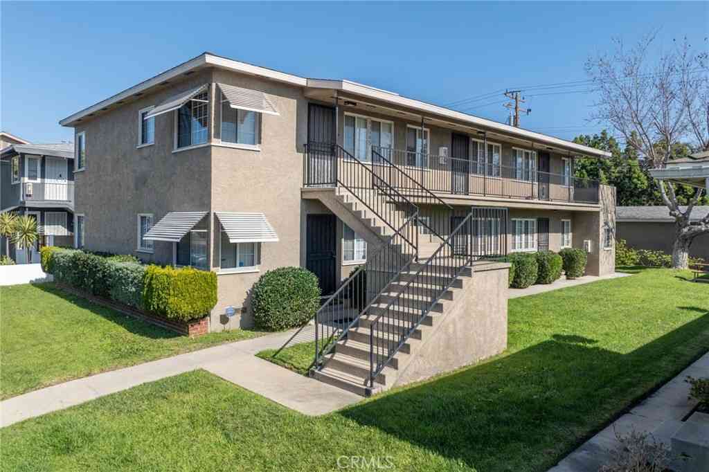 Homes For Sale - 4336 N Lakewood<br/> Long Beach, CA 90808