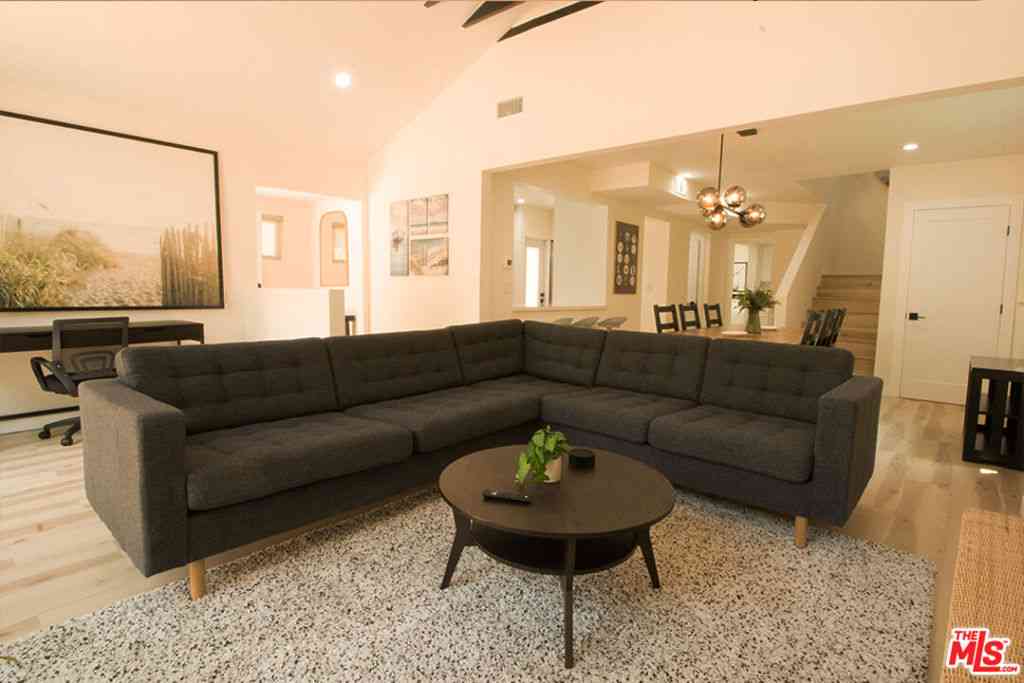 Homes For Rent - 9042 Phyllis Avenue #A<br/> West Hollywood, CA 90069