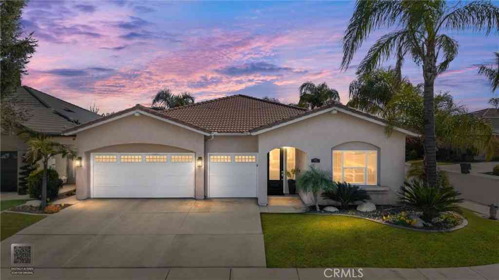 Homes For Sale - 9313 Via Parma<br/> Bakersfield, CA 93312