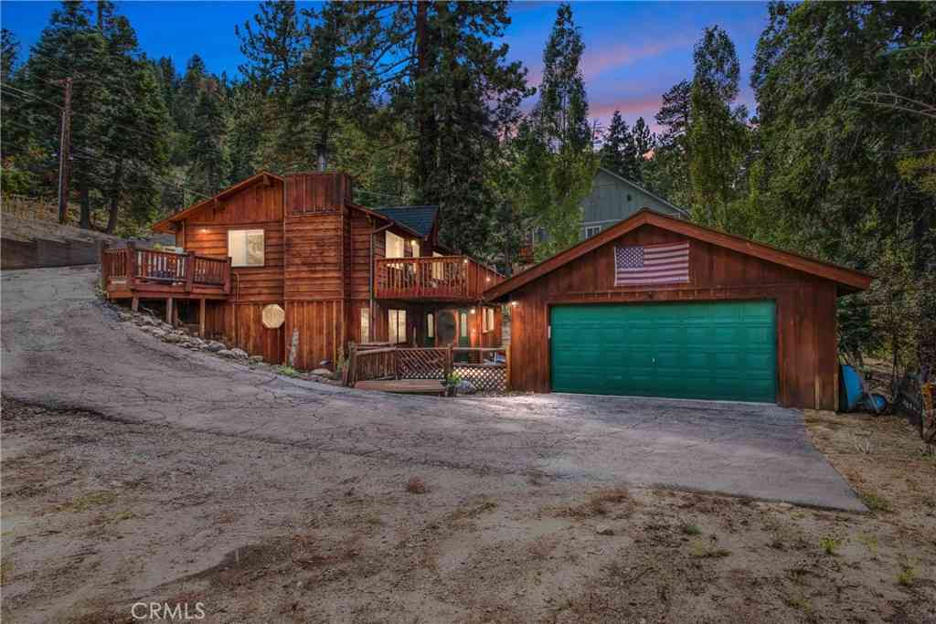 Homes For Sale - 42962 Dogwood Drive<br/> Big Bear Lake, CA 92315