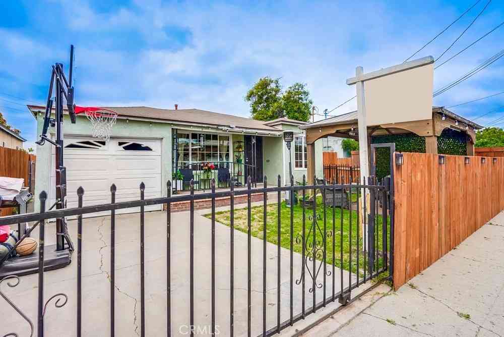 Homes For Sale - 115 N Magnolia Court<br/> Compton, CA 90220