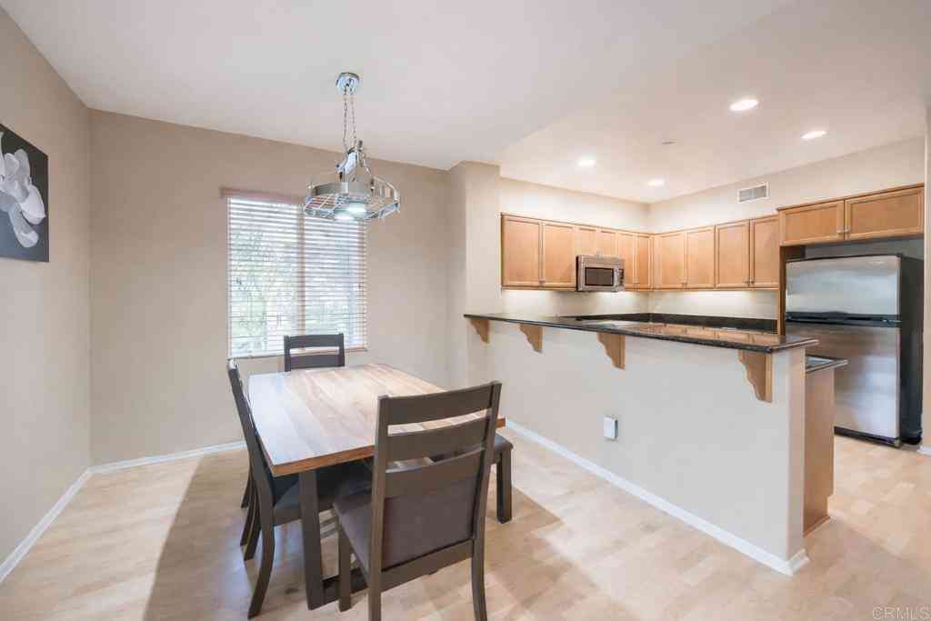 Townhouse For Sale - 4096 Union Square Lane<br/> East San Diego, CA 92105