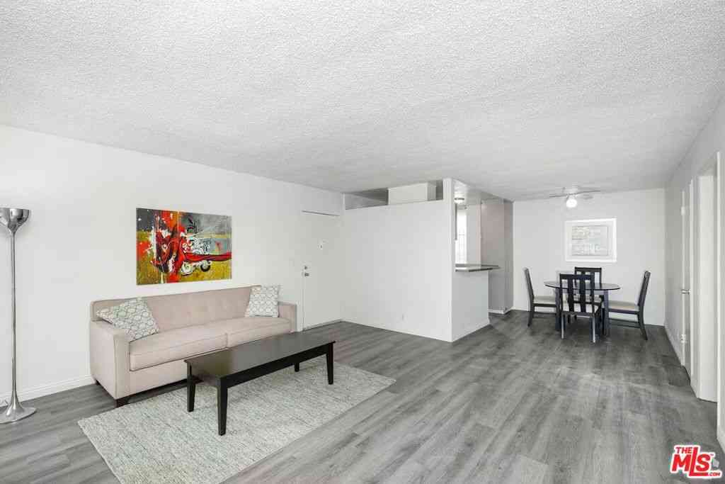 Apartment For Rent - 1208 W Adams Boulevard #17<br/> Los Angeles, CA 90007