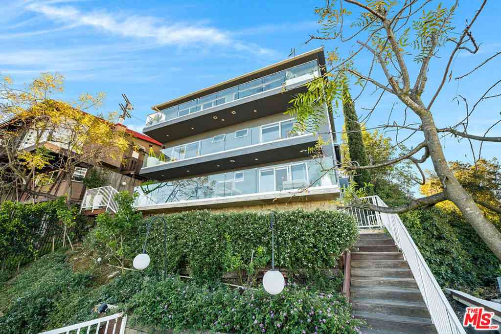 Homes For Rent - 7191 Pacific View Drive<br/> Los Angeles, CA 90068