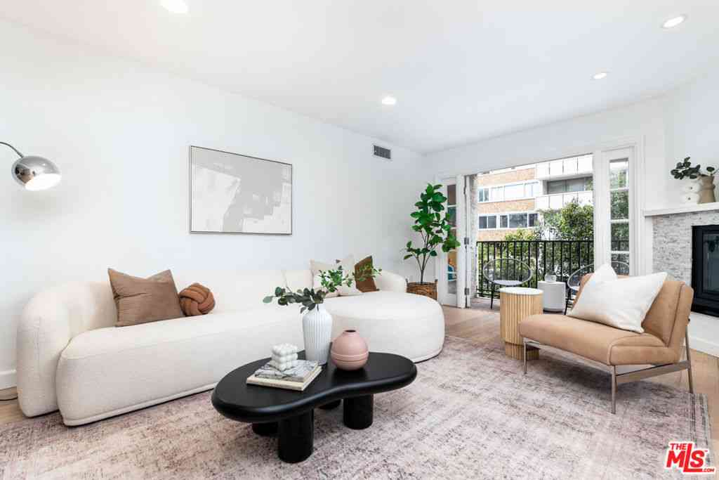 Condo For Sale - 1230 Horn Avenue #516<br/> West Hollywood, CA 90069