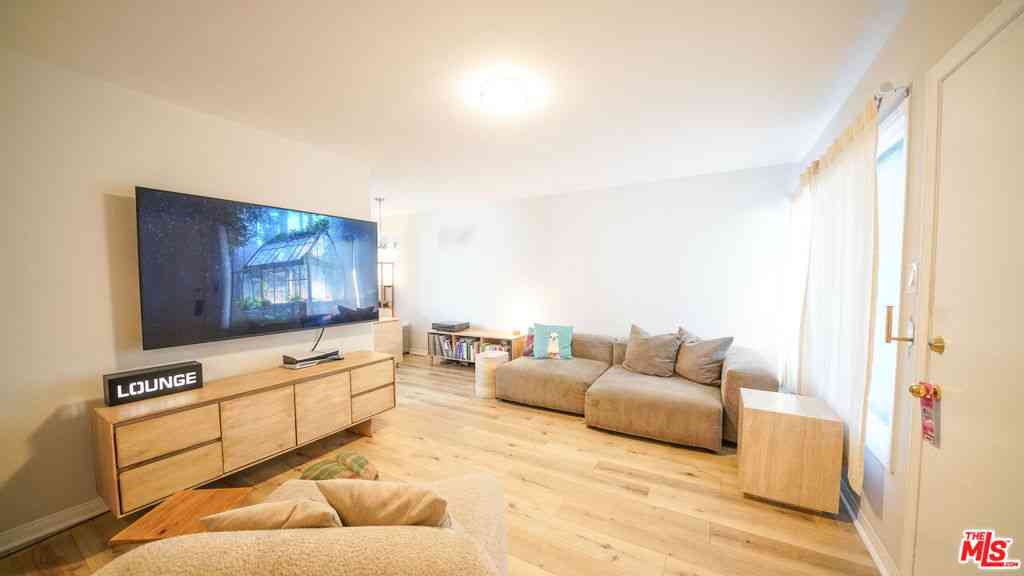 Condo For Sale - 2033 Euclid Street #7<br/> Santa Monica, CA 90405