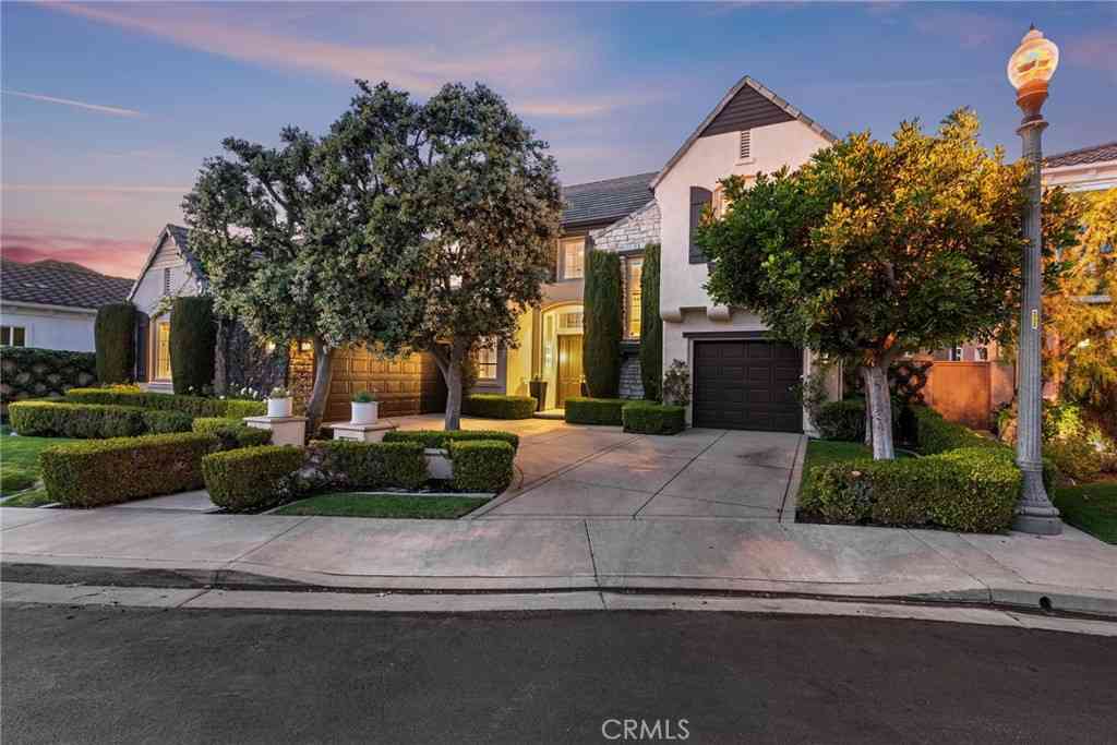 Homes For Sale - 9 Winthrop<br/> Newport Beach, CA 92660