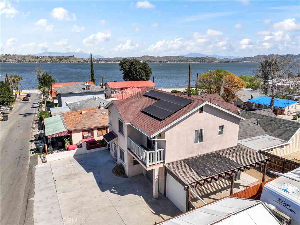 Homes For Sale - 32882 Pepper<br/> Lake Elsinore, CA 92530