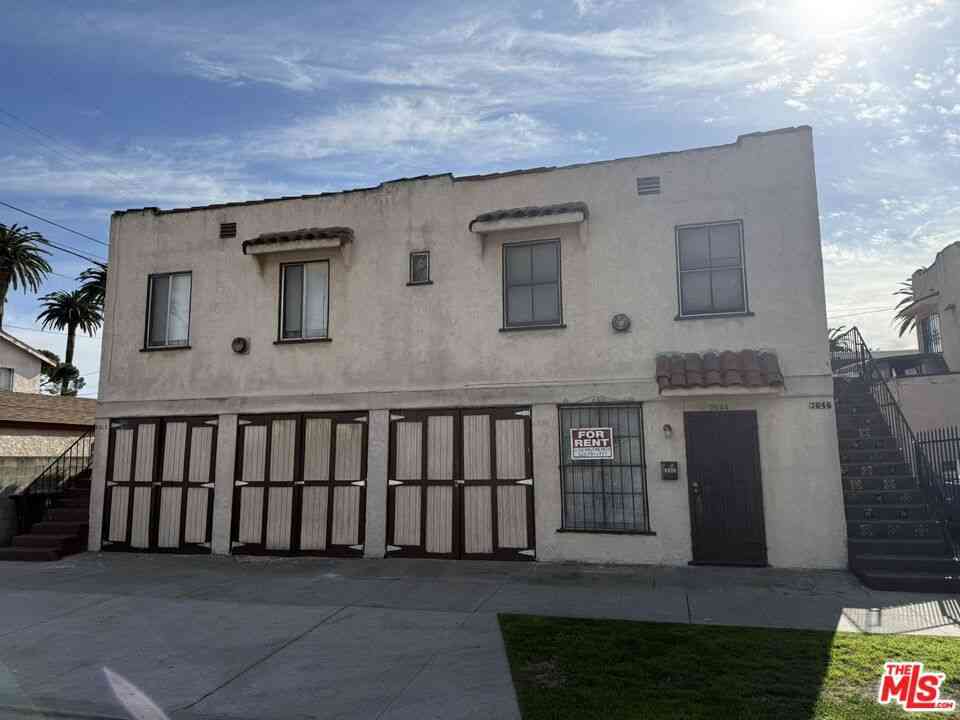 Condo For Rent - 5042 Ferndale Street<br/> Los Angeles, CA 90016