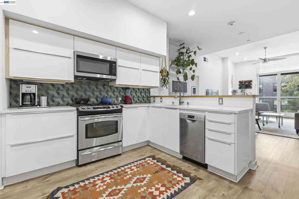Condo For Sale - 630 Thomas L Berkley Way #403<br/> Oakland, CA 94612