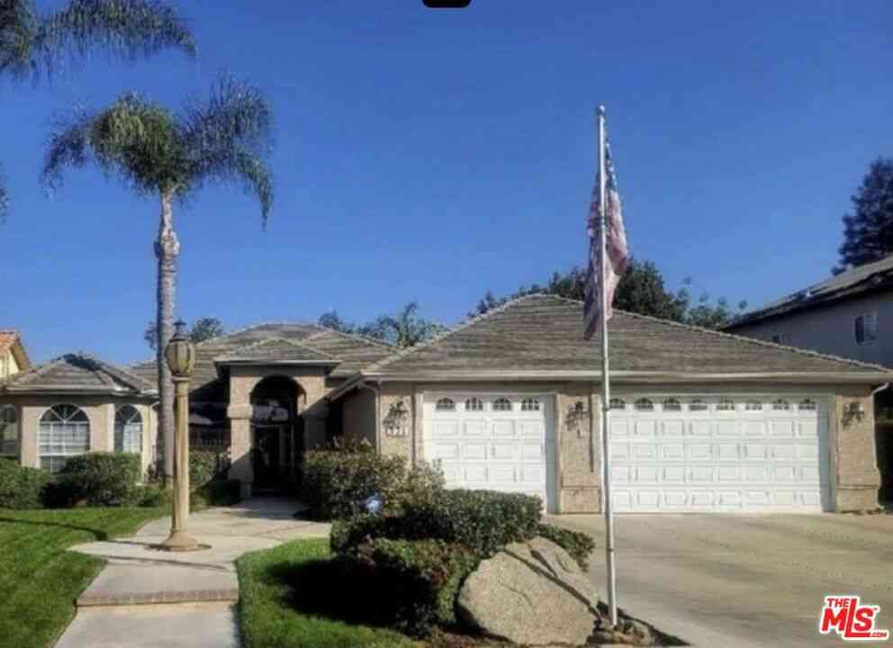Homes For Sale - 321 Old Line Avenue<br/> Exeter, CA 93221