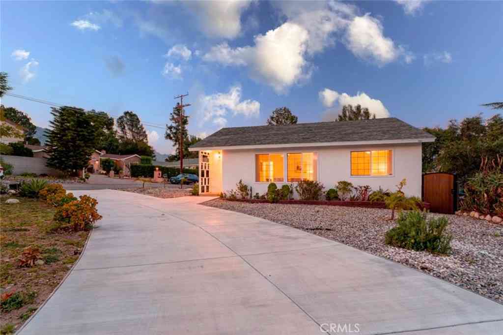 Homes For Rent - 3960 Mayfield Avenue<br/> Glendale, CA 91214