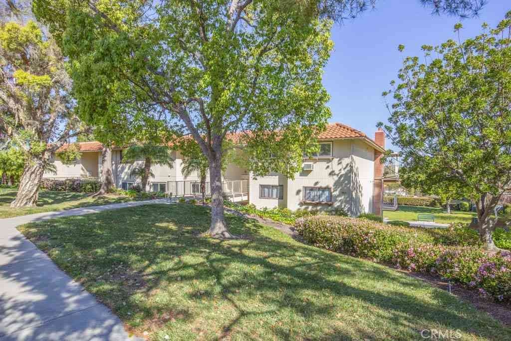 Homes For Sale - 860 Ronda Mendoza #D<br/> Laguna Woods, CA 92637