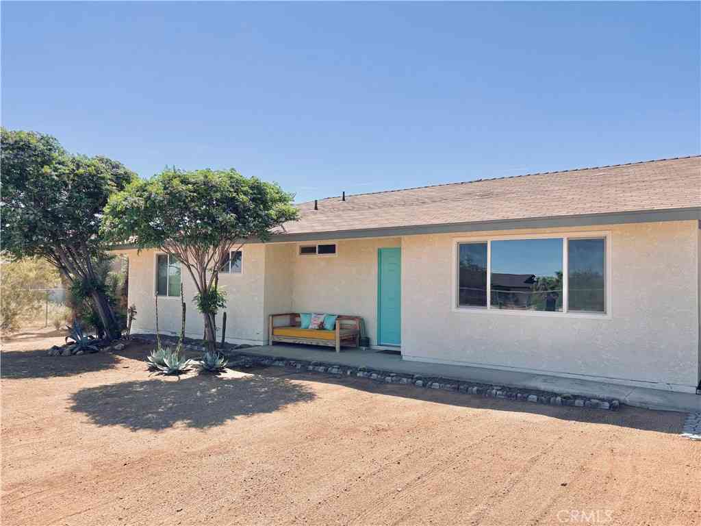 Homes For Sale - 58207 Campanula Street<br/> Yucca Valley, CA 92284