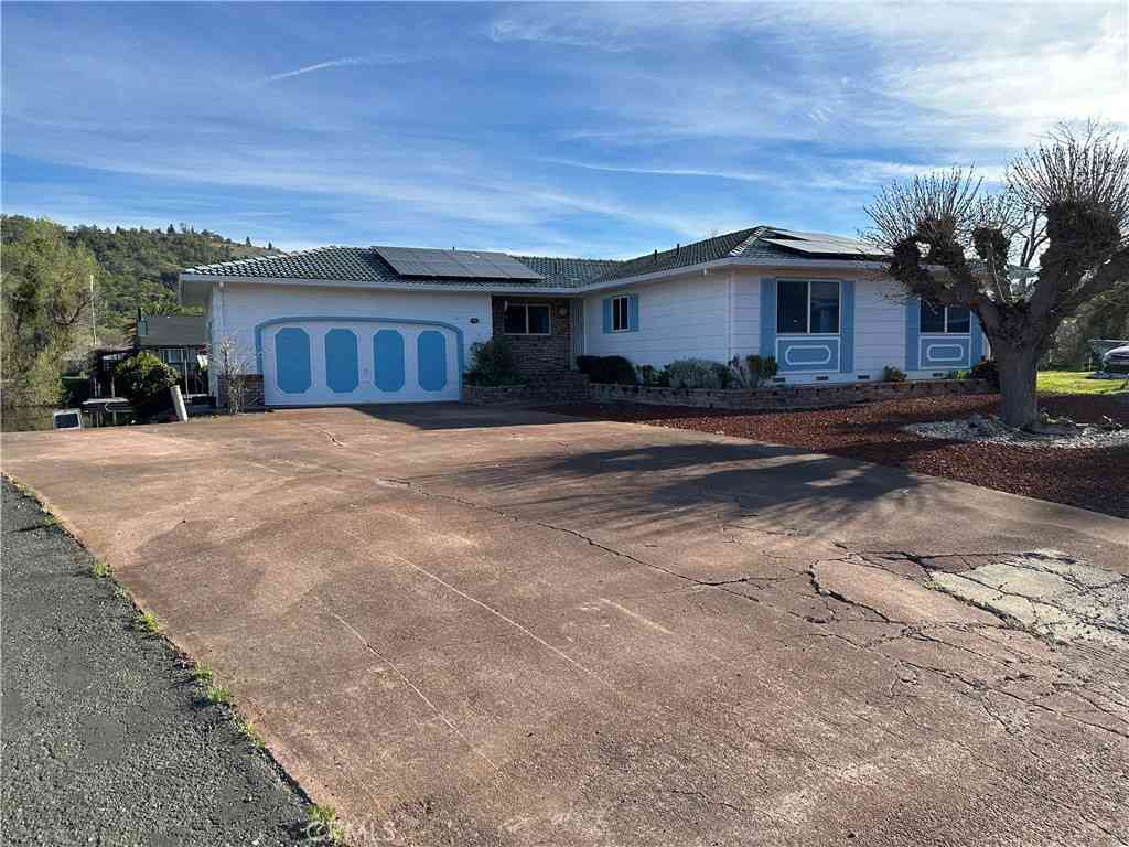 Homes For Sale - 567 Pebble<br/> Lake County, Clearlake Oaks, CA 95423