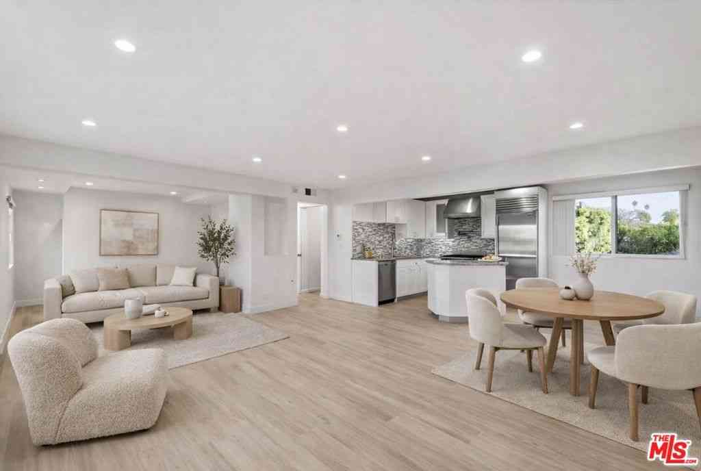 Condo For Sale - 2442 S Coast Highway #5<br/> Laguna Beach, CA 92651