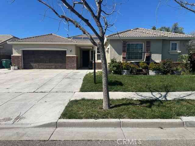 Homes For Sale - 423 Pisa Street<br/> Los Banos, CA 93635