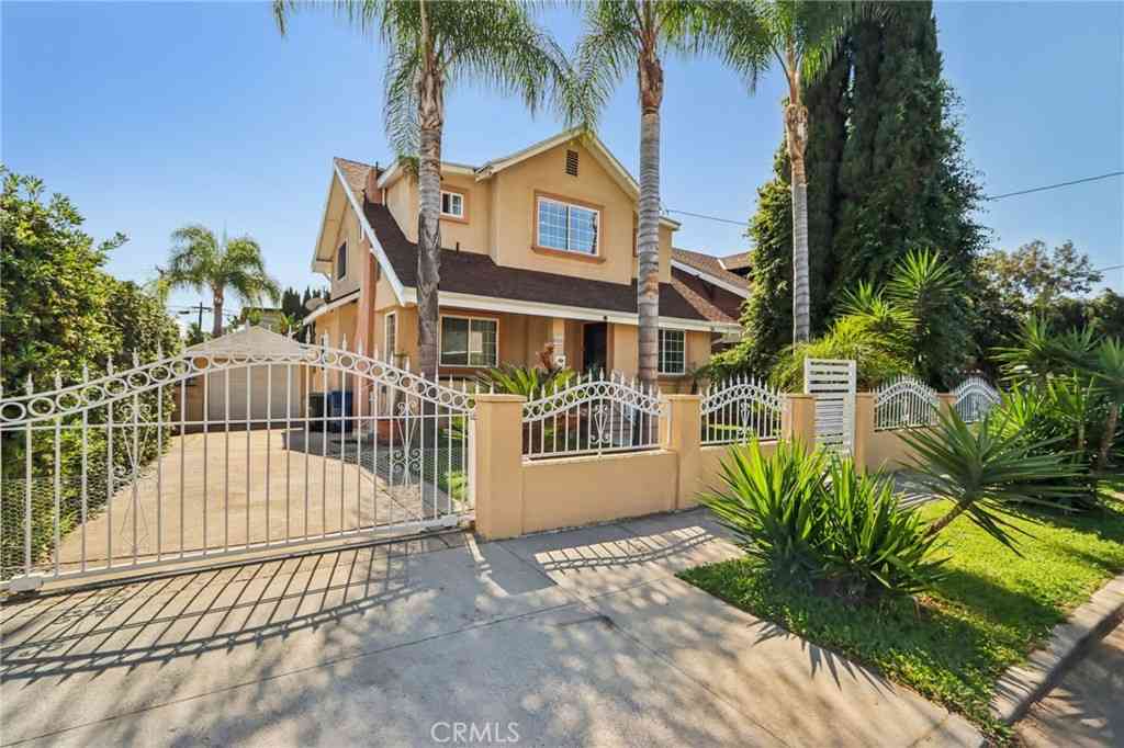Homes For Sale - 4520 Kingswell Avenue<br/> Los Angeles, CA 90027