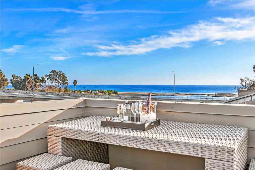 Townhouse For Rent - 1309 Doheny Way<br/> Dana Point, CA 92629
