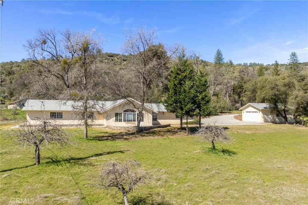 Homes For Sale - 50174 Road 620<br/> Oakhurst, CA 93644