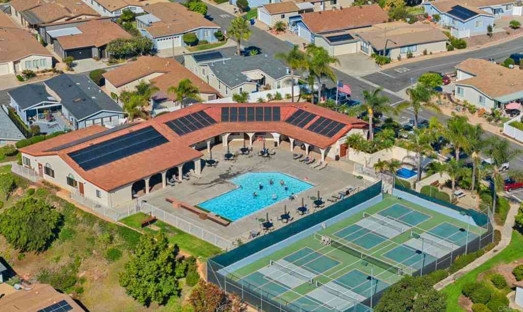 Mobile Home For Sale - 647 Via Costa Rica<br/> Vista, CA 92081