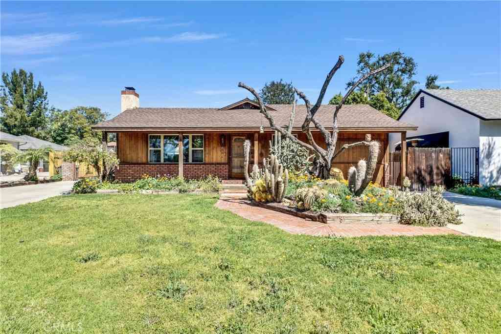 Homes For Sale - 4685 Rosewood<br/> Riverside, CA 92506