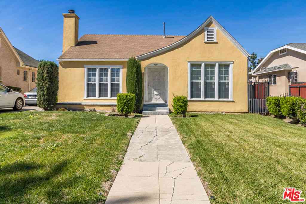 Homes For Sale - 4915 10th Avenue<br/> Los Angeles, CA 90043