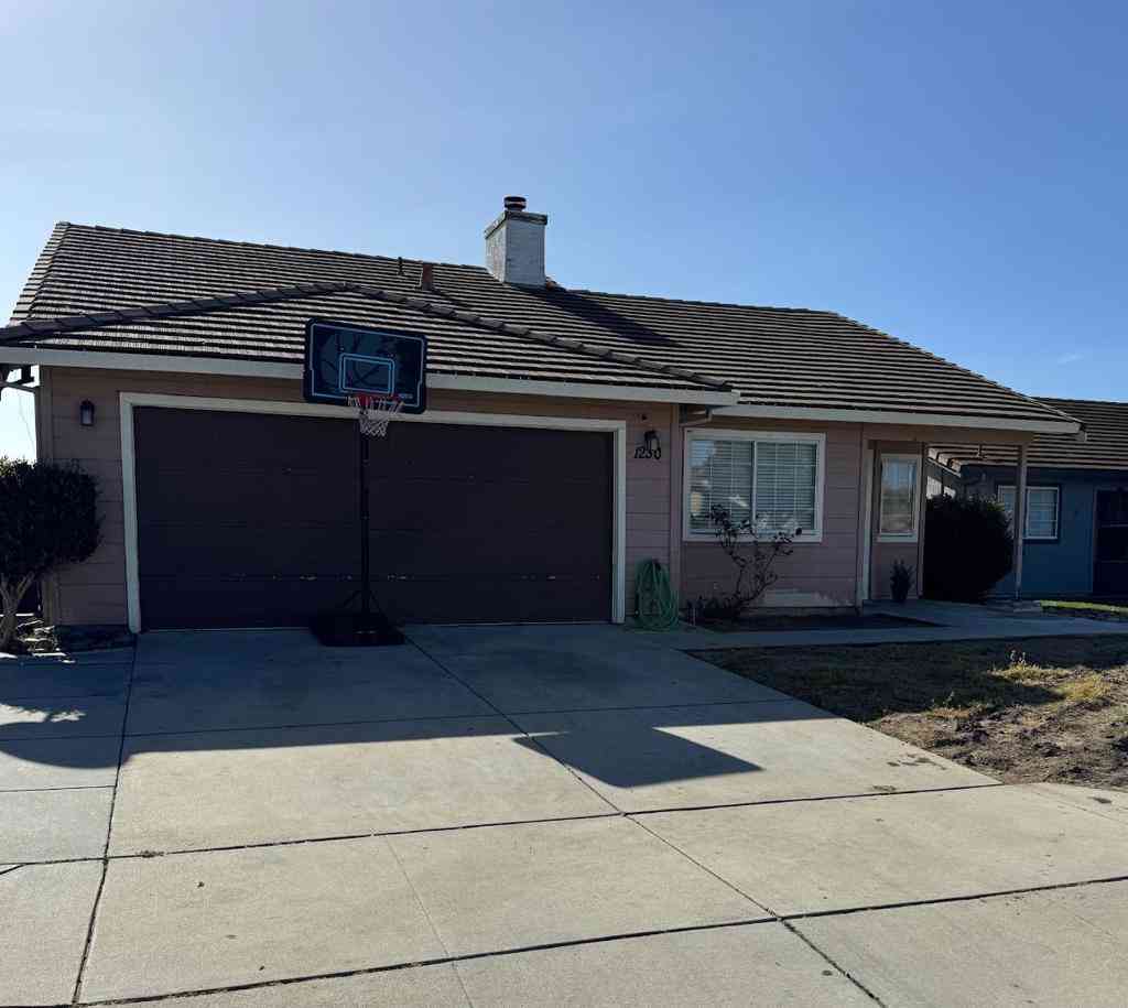 Homes For Sale - 1230 Paseo Grande<br/> Monterey County, Salinas, CA 93905