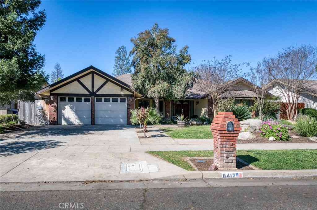 Homes For Sale - 8417 N Del Mar<br/> Fresno, CA 93711