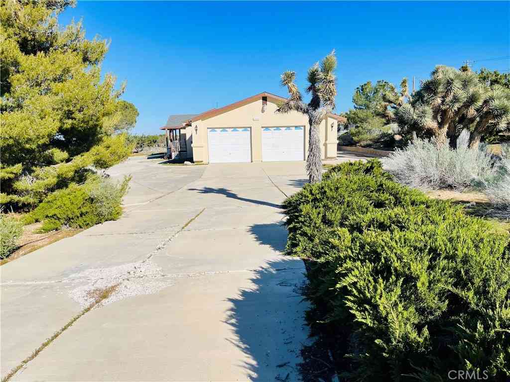Homes For Sale - 9425 Mountain Road<br/> Pinon Hills, CA 92372