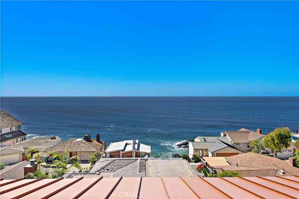 Apartment For Rent - 2037 S Coast #12<br/> Laguna Beach, CA 92651
