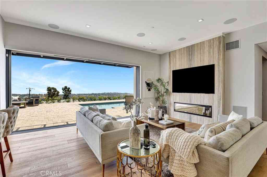 Homes For Rent - 5402 Horizon<br/> Malibu, CA 90265