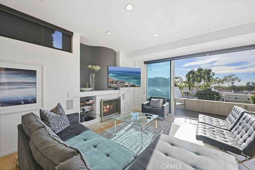 Condo For Rent - 326 Loma Terrace<br/> Laguna Beach, CA 92651