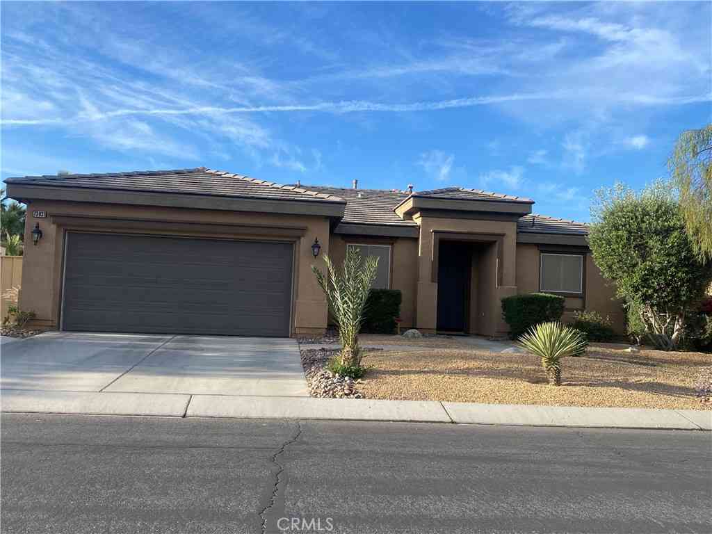 Homes For Sale - 73831 Cezanne<br/> Palm Desert, CA 92211