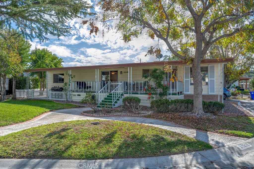 Mobile Home For Sale - 21216 Blue Curl Way #212<br/> Canyon Country, CA 91351