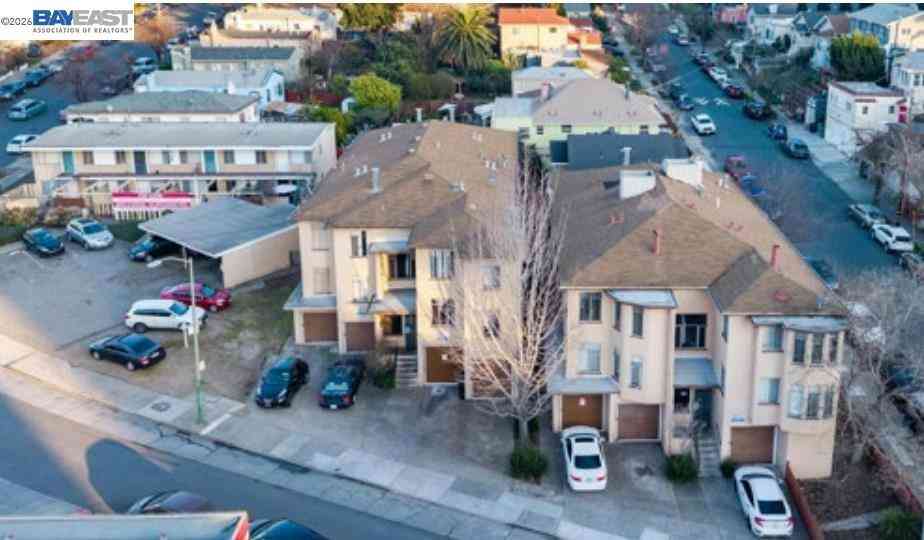 Homes For Sale - 3104 14th Ave<br/> Oakland, CA 94602