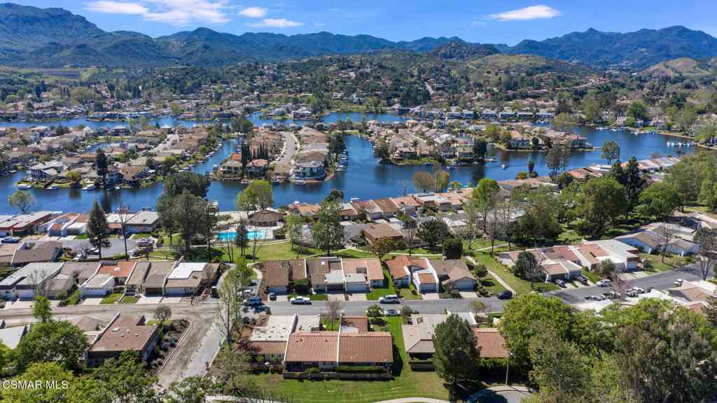 Homes For Sale - 2679 Lakewood Place<br/> Ventura County, Westlake Village, CA 91361