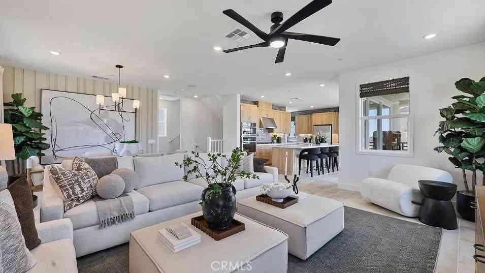 Townhouse For Sale - 27524 Grand Fir Way<br/> Valencia, CA 91381