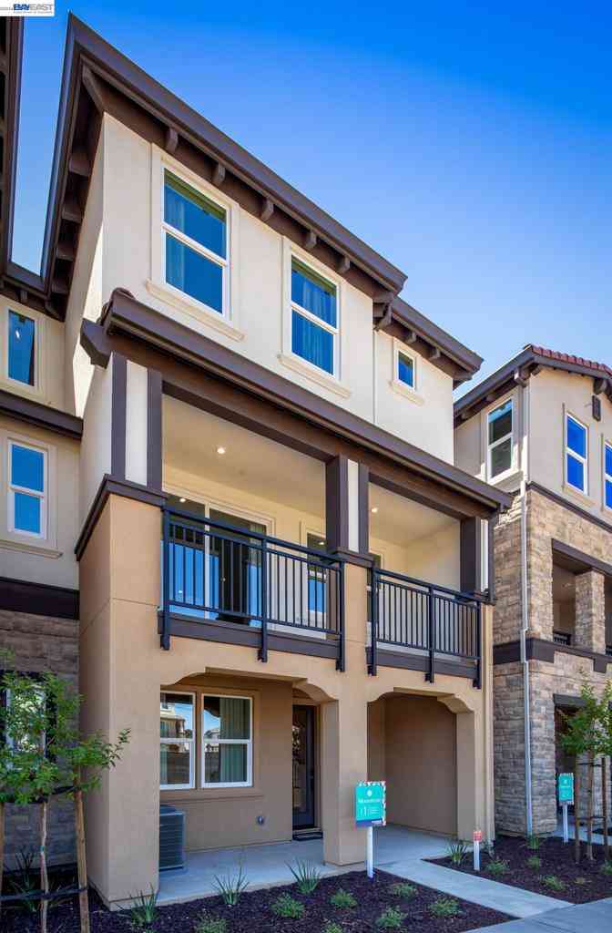 Townhouse For Sale - 909 More Lane #1303<br/> Morgan Hill, CA 95037